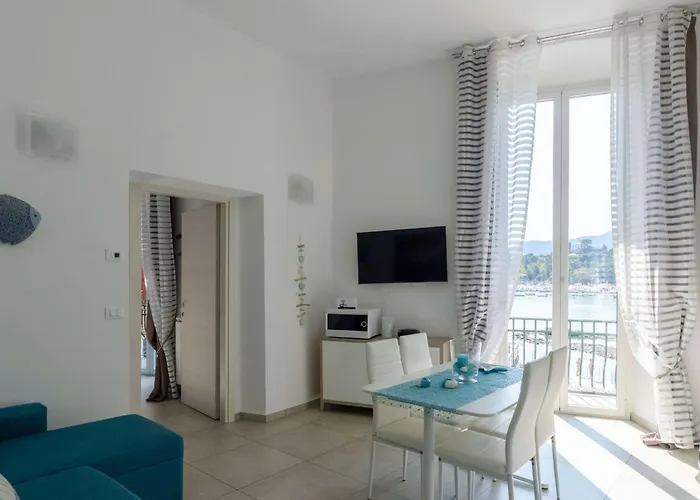 Mit Meerblick Und Privater Garage By Interhome Апартаменты