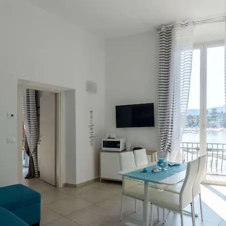 Mit Meerblick Und Privater Garage By Interhome 아파트