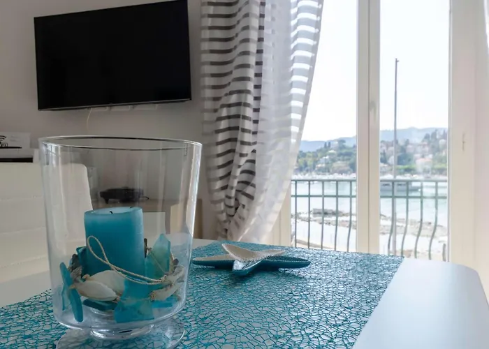 Apartment Mit Meerblick Und Privater Garage By Interhome